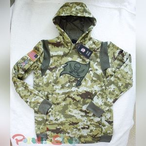 🏈 *Tampa Bay Buccaneers* Salute To Service Nike Camo Hoodie, Medium - NEW!